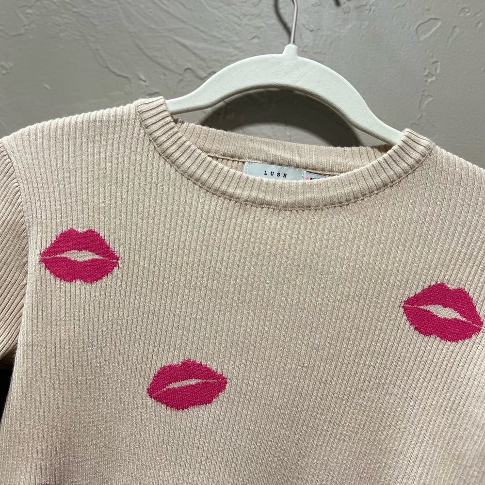 Lush Ribbed Sweater - Picture 3 of 6